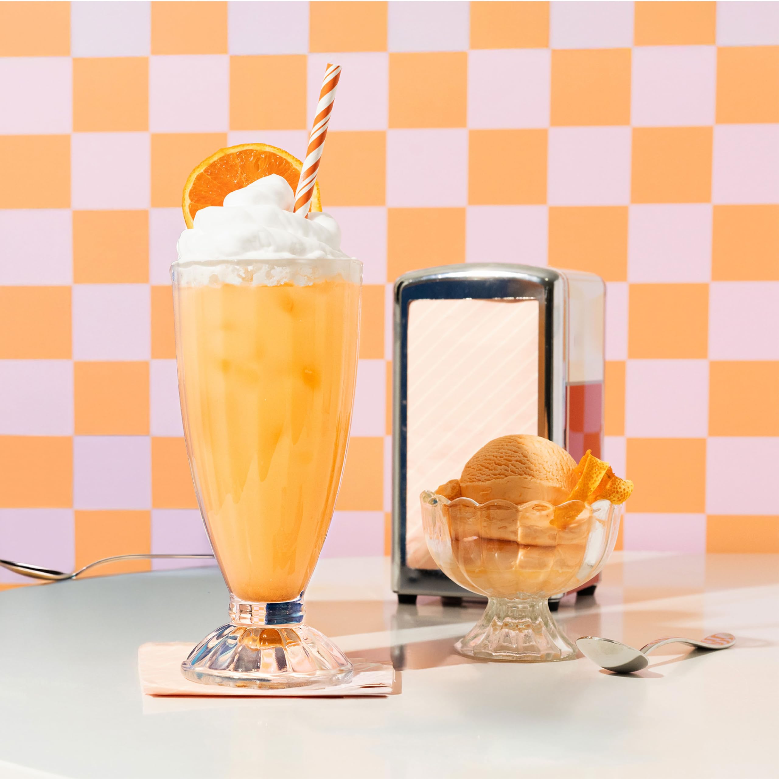 Nello Supercalm L-theanine calming effect shown in a glass.