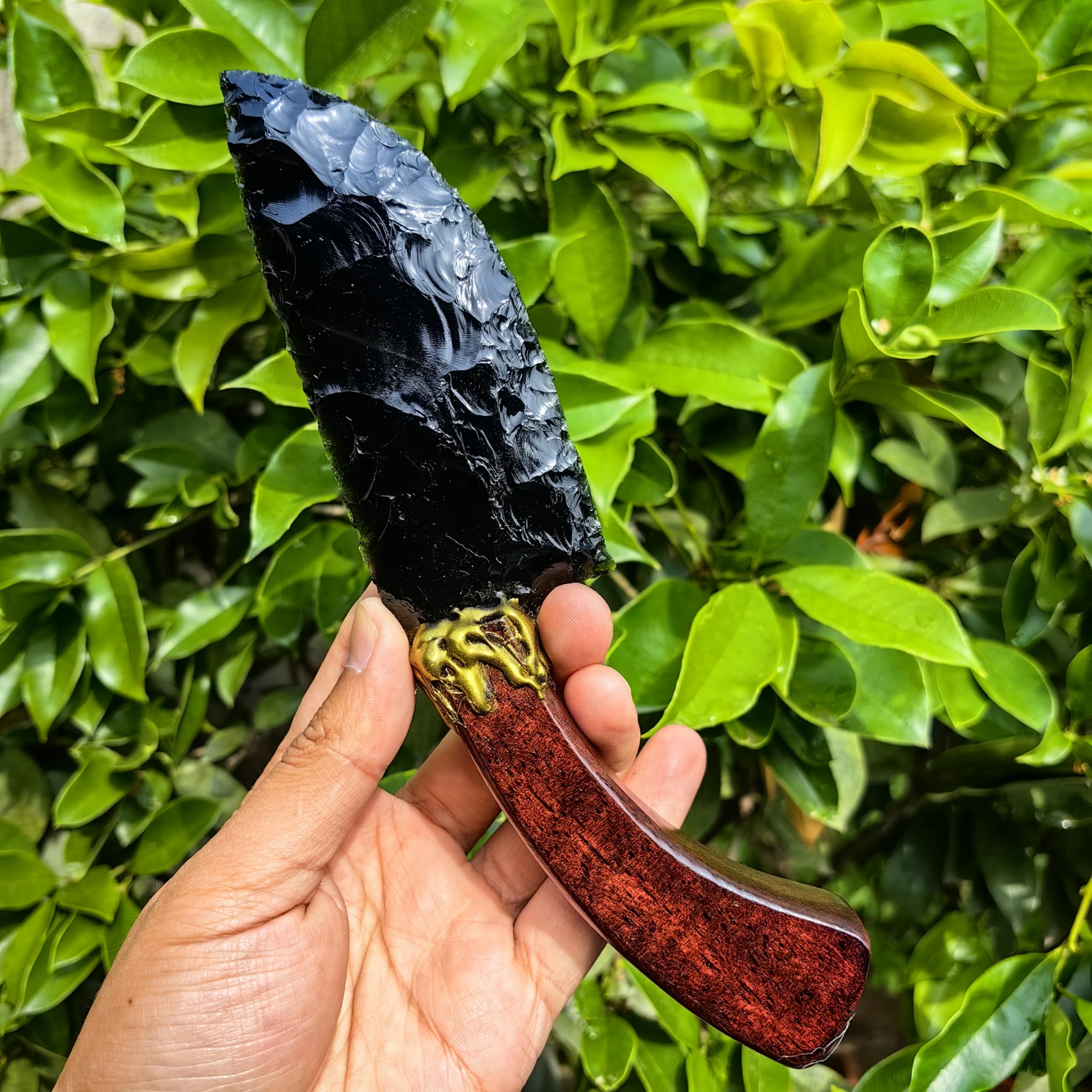 NsmjodStone 9-inch arrowknife display emphasizes versatile decor and symbolic energy