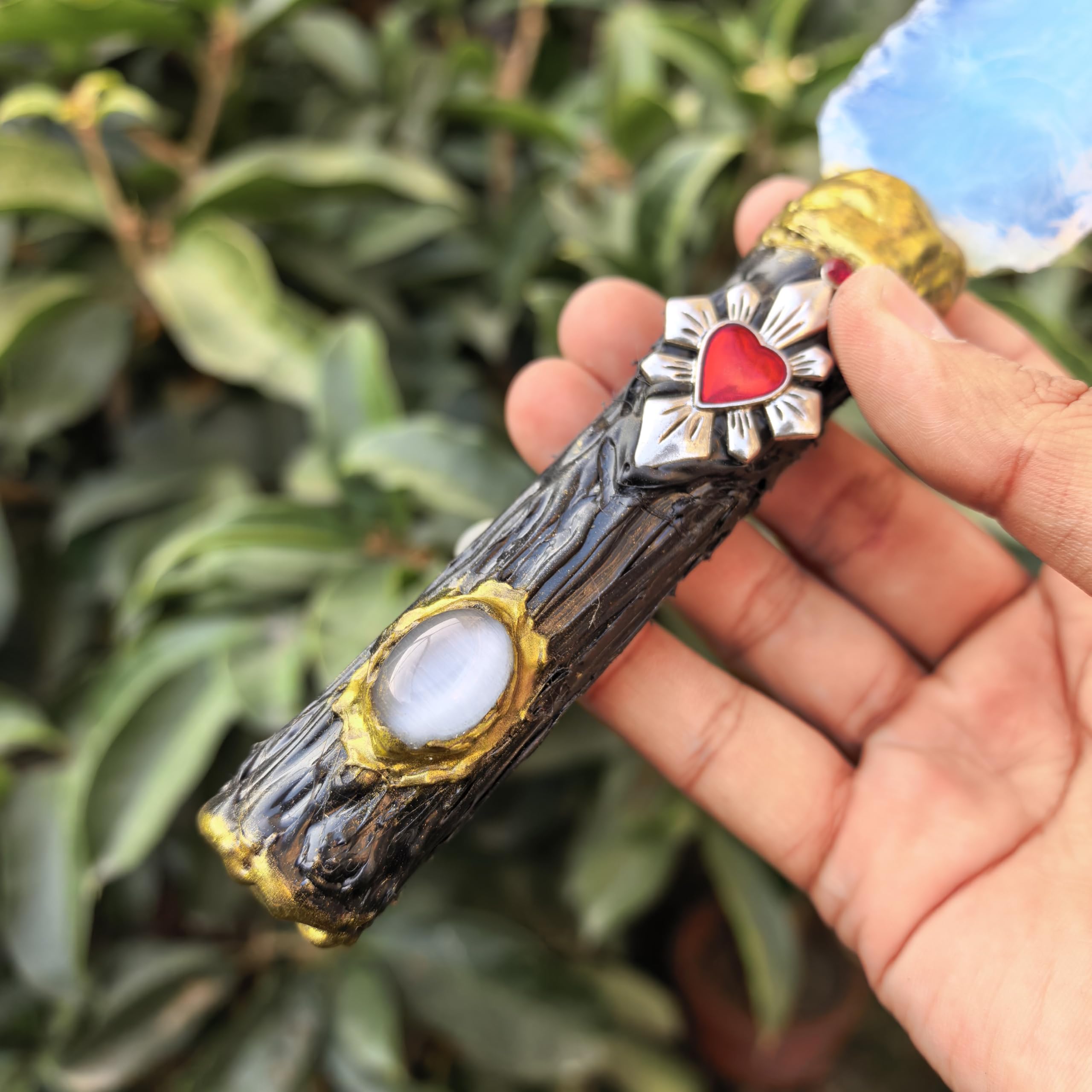 NsmjodStone spiritual gift knife highlights one-of-a-kind artistry and meaning.