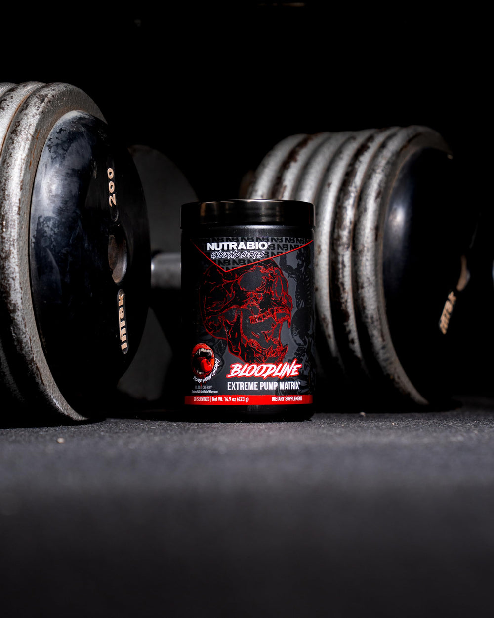 NutraBio Bloodline vascularity contrast highlights dramatic vein visibility without caffeine.