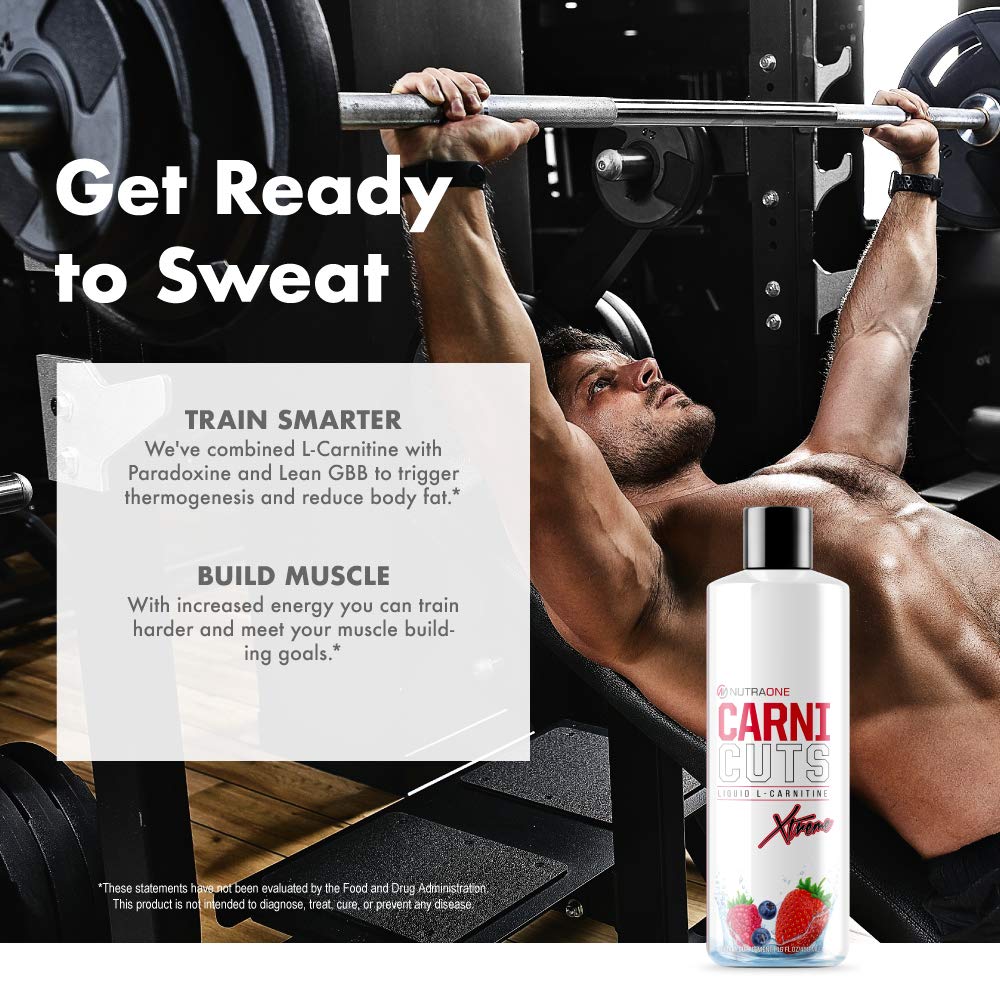 NutraOne Carnicuts Xtreme in a glass reveals Berry Blast flavor and refreshing energy.