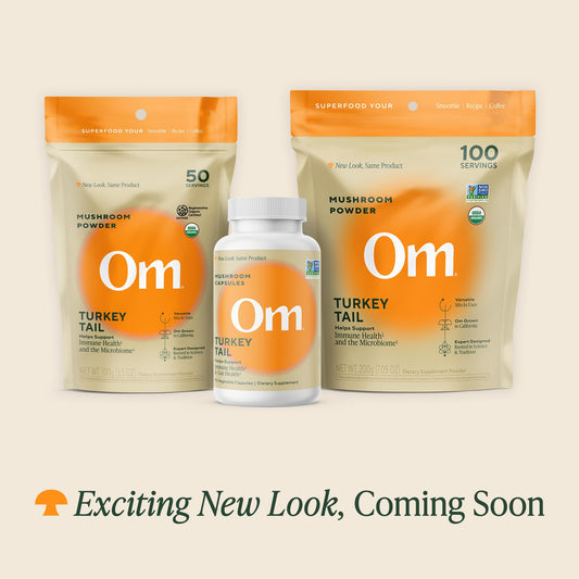 OM Mushroom Turkey Tail powder pouch back shows organic ingredients and full-spectrum benefits.