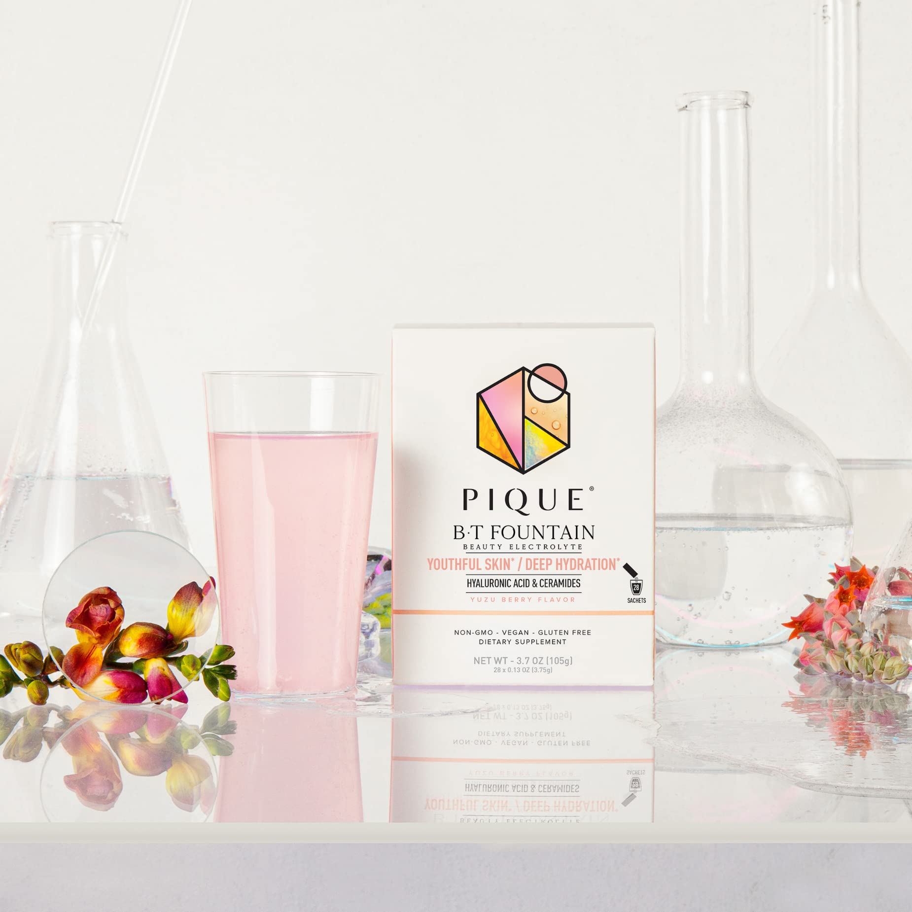 PIQUE BT Fountain glass with dissolved powder ready to sip