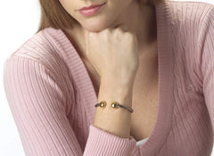 QRAY Combo Deluxe lifestyle pose showcasing daily wear and versatility