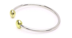 QRAY standard steel strap detail highlights durable construction.