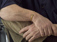 QRAY Gold Deluxe bracelet material German surgical steel for durability