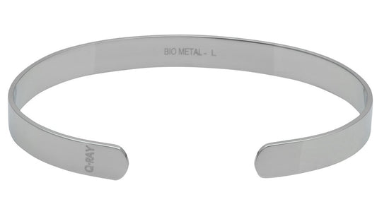 QRAY Lite Steel Golf Bracelet on wrist, highlighting comfortable fit for daily wear.
