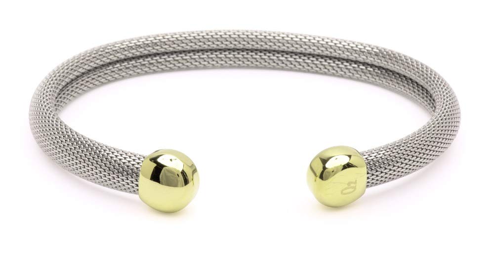 QRAY Milano mesh band close-up showing breathable weave and sleek finish.