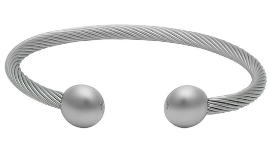 QRAY Silver Deluxe bracelet on wrist demonstrates flexible band for comfort.