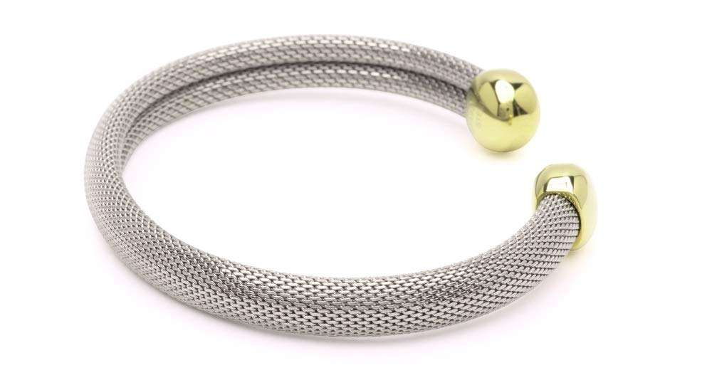 QRAY Milano mesh breathability on skin supports comfortable wear.