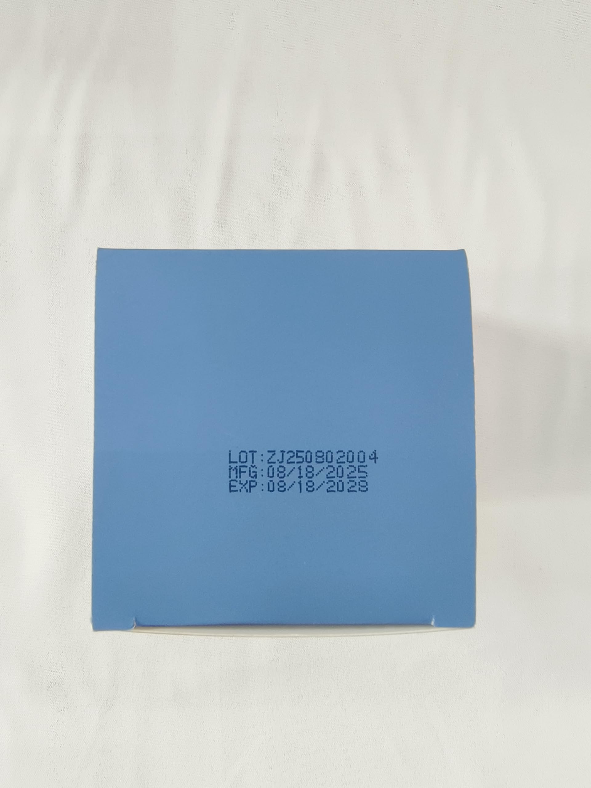 Raitera Nervara Comfort Cream packaging conveys premium formula and eco-conscious design.