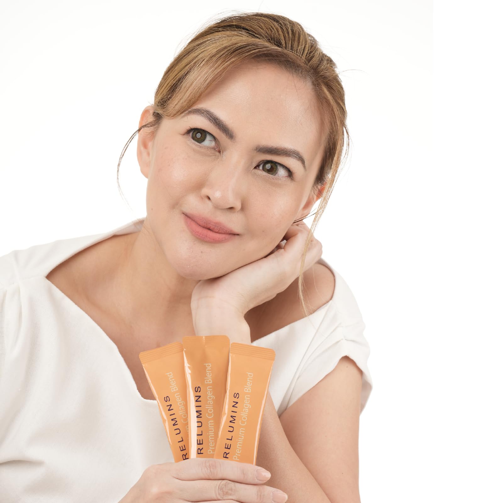 Relumins Collagen glass with ice for refreshing presentation