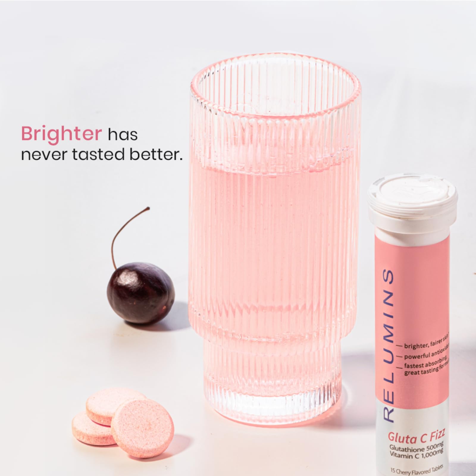 Relumins Gluta C Fizz dissolving in water to drink