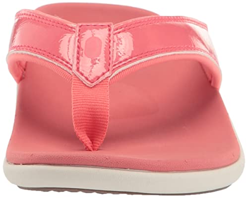 REVITALIGN Yumi sandal quick-dry lining keeps feet cool and dry during warm days.