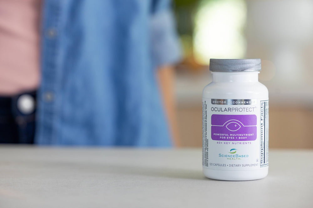 ScienceBased Health OcularProtect turmeric and quercetin capsule highlighting antioxidant support.
