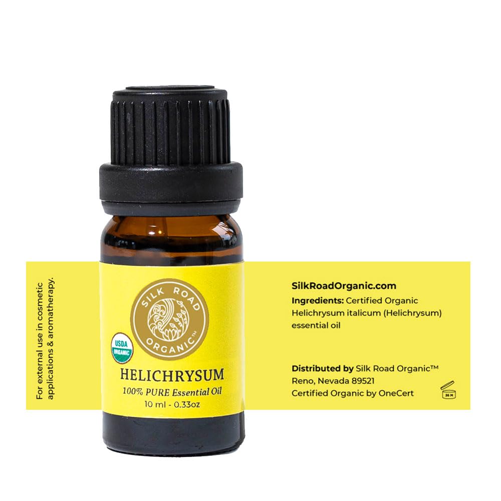 A visual of the oil’s smooth texture ready for blending into routines