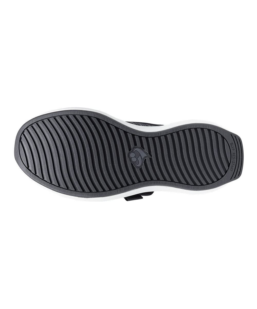 Silvert's arch support and heel cushion boost all-day comfort.