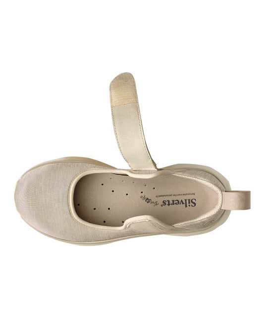 Removable insole and spacers allow customized fit from B to 2E.
