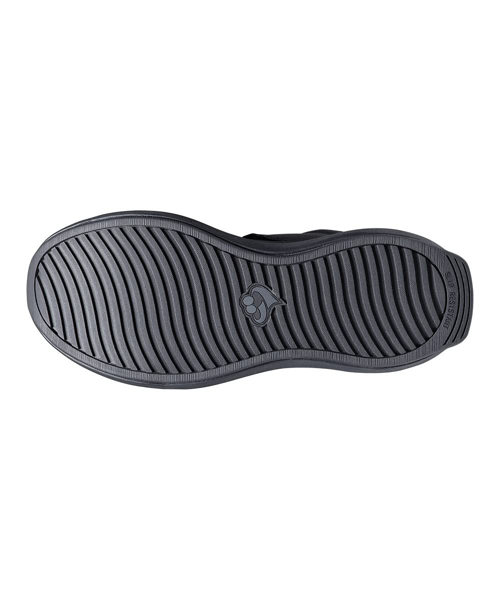 Removable insole and spacers tailor width from B to 2E for a better fit.
