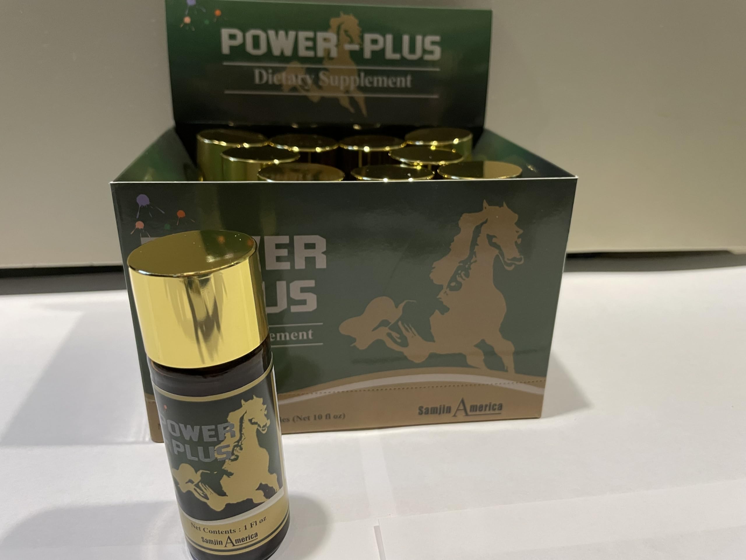 Honey packets with gold honey in Skydia Power Plus for premium flavor
