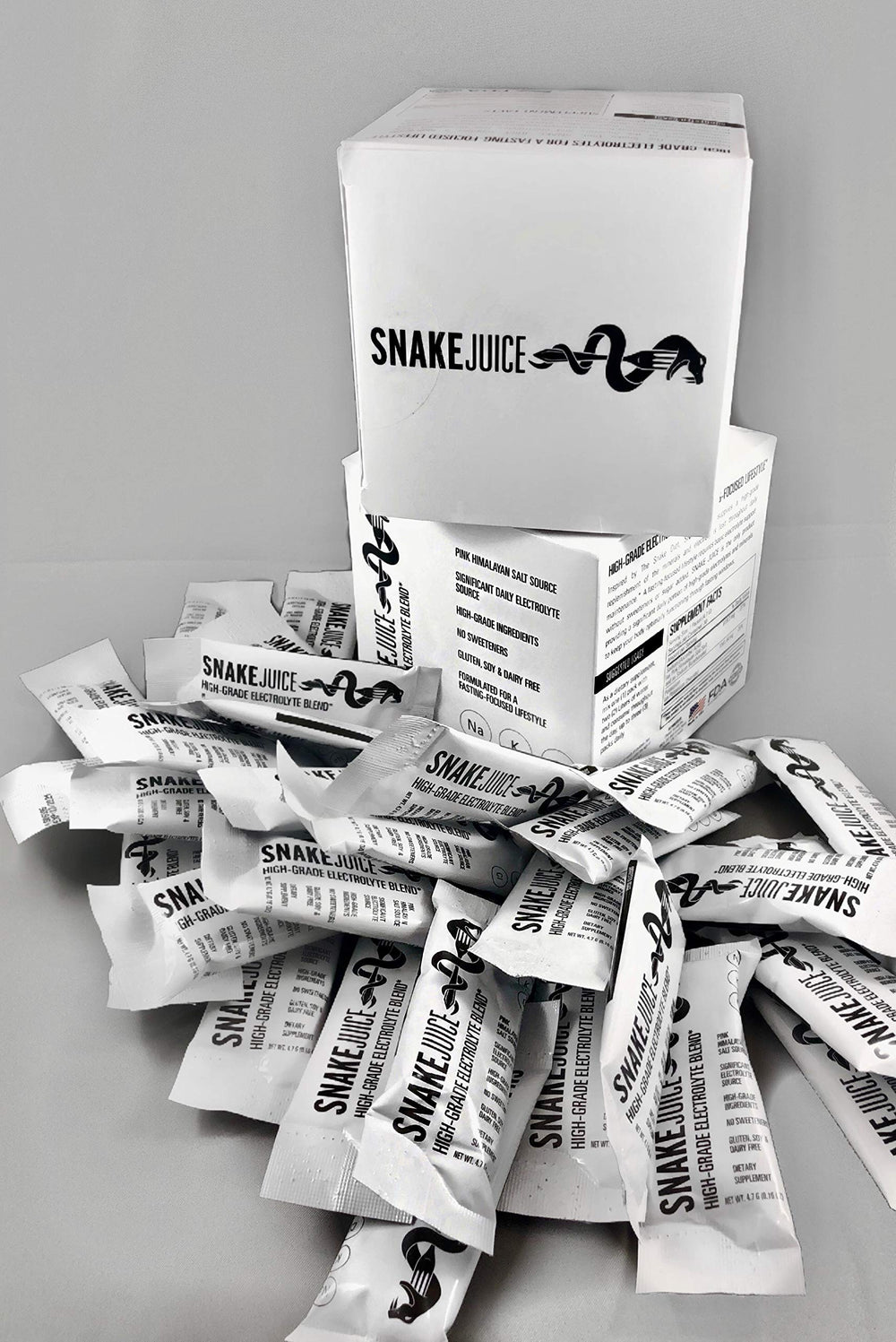 SNAKE Juice mixes easily in 500 ml to 1 liter water for hydration.