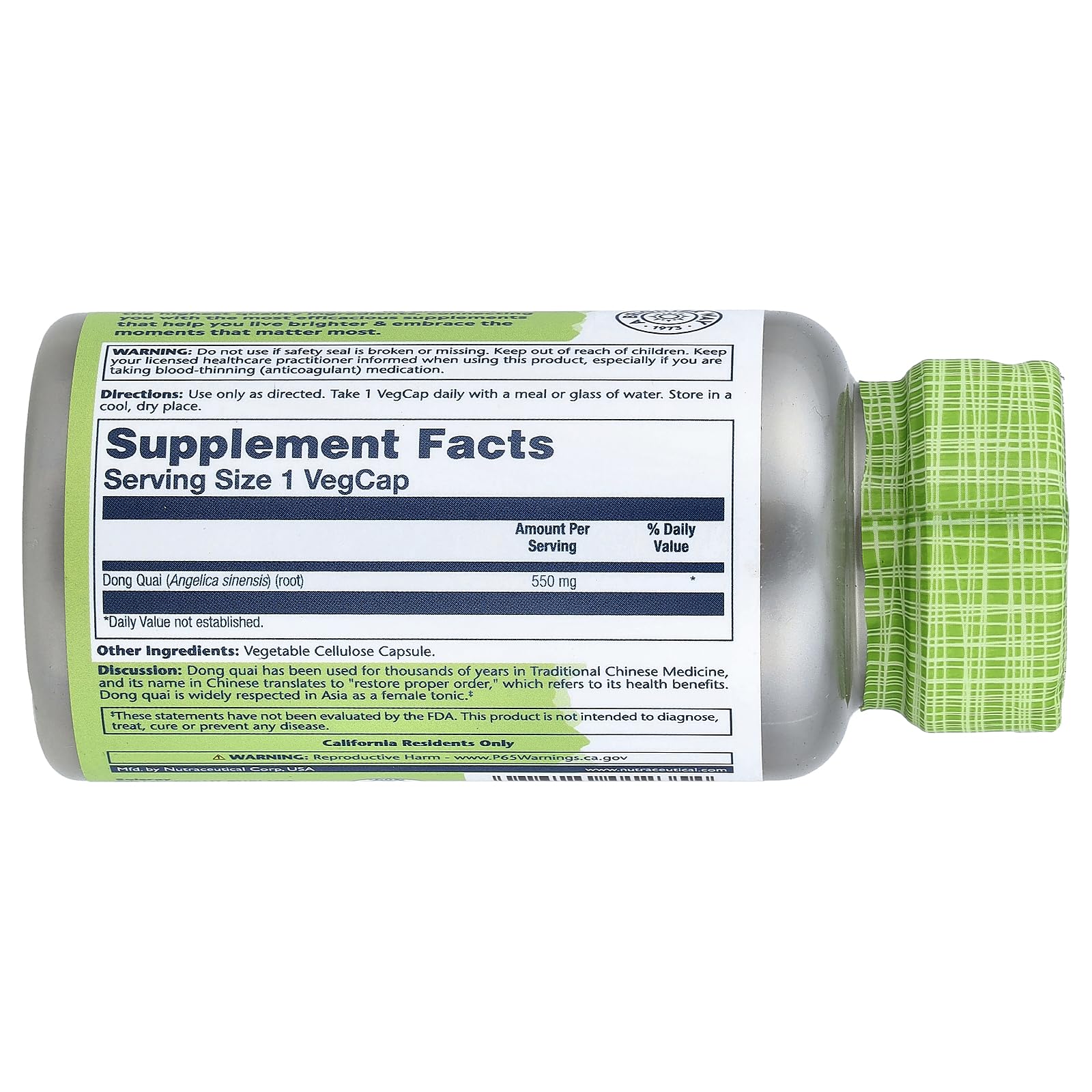 SOLARAY Dong Quai Root 550mg capsules close-up emphasizing vegan formula for cycle comfort.