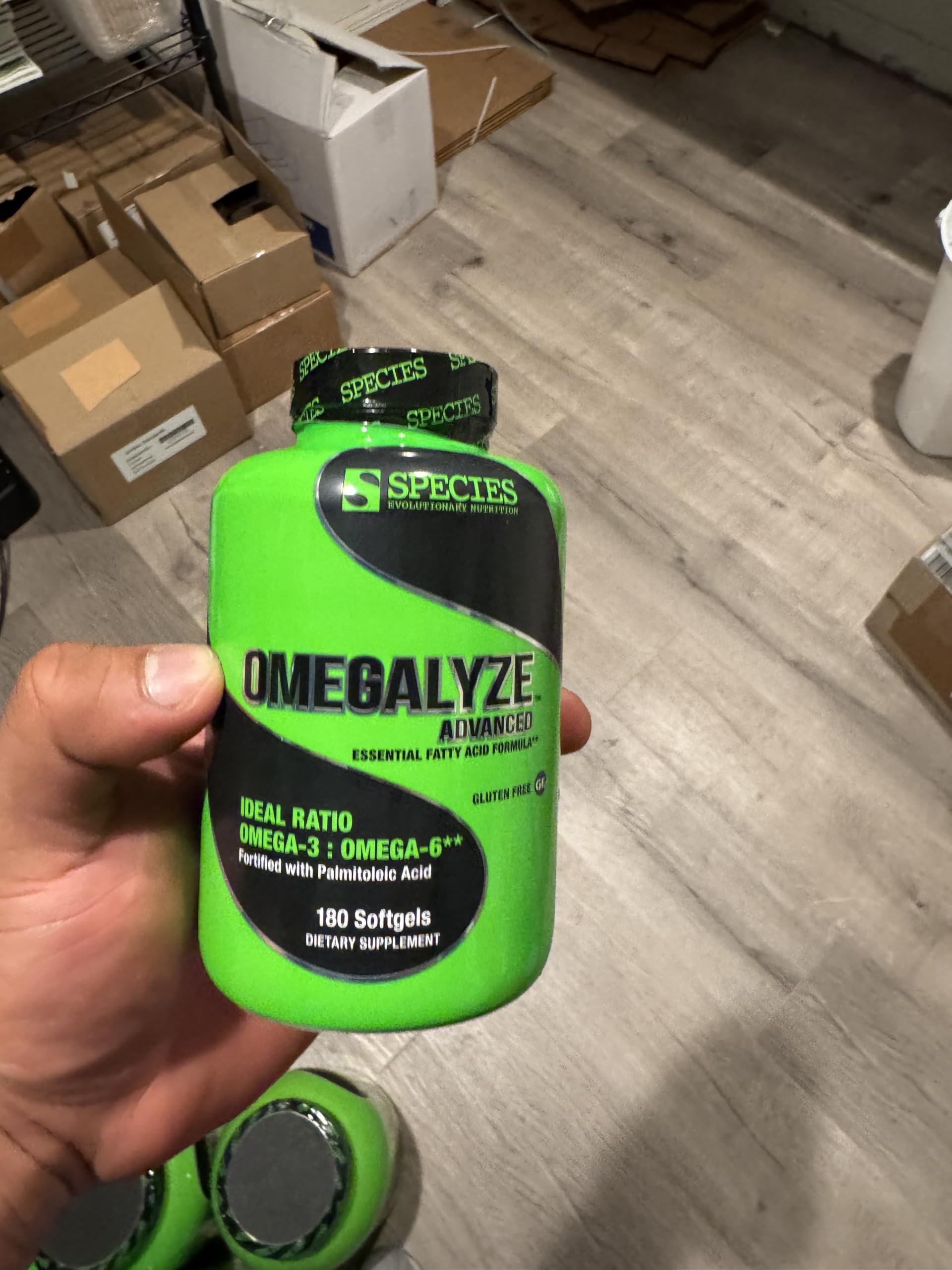 Species Nutrition Omegalyze ingredients graphic communicates omega-3, 6, and 7 blend.