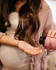 Herbal blend features red raspberry leaf and chamomile in Sprigs Mama Bear Prenatal.