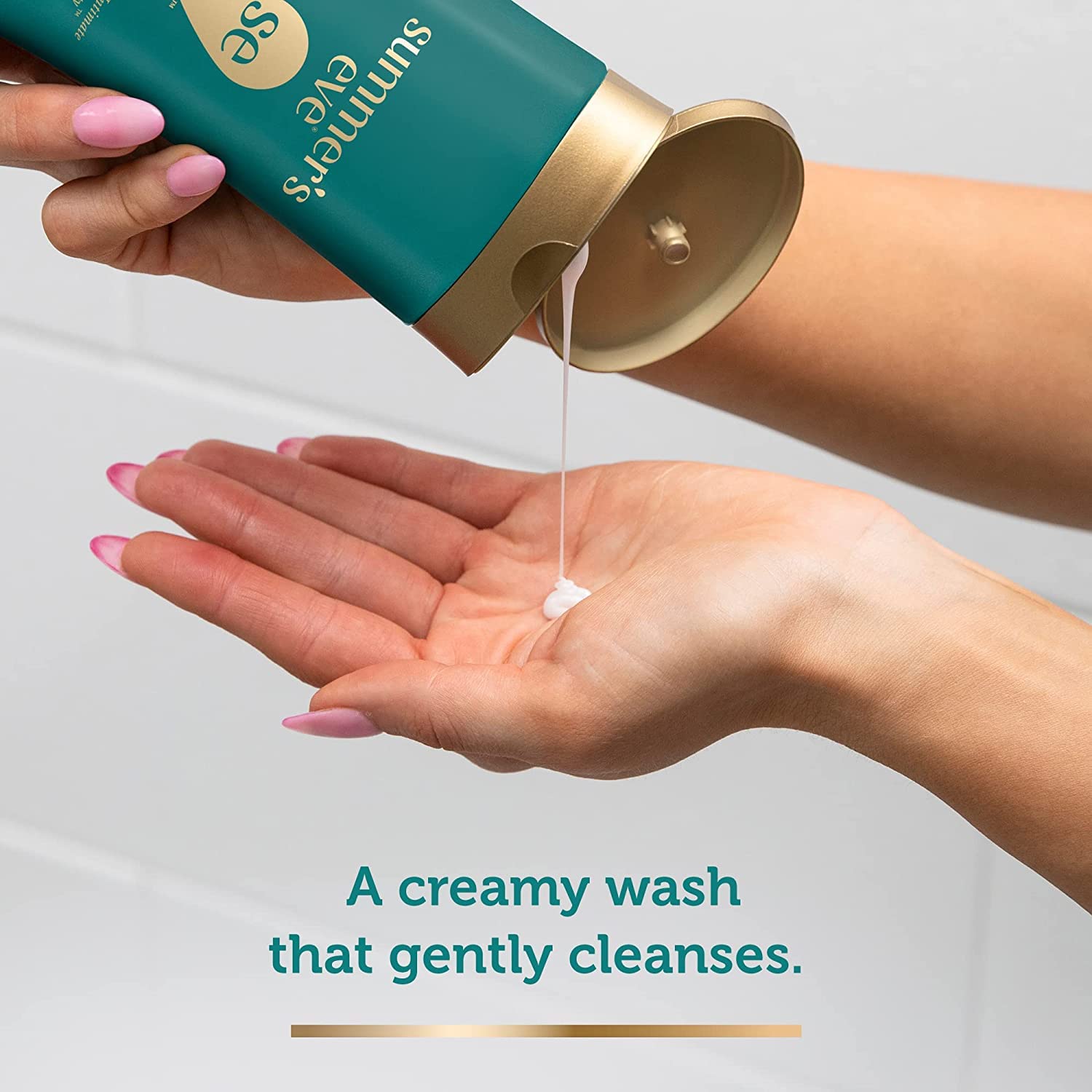 Summer's Eve Spa Daily Intimate Wash foaming action for rich lather