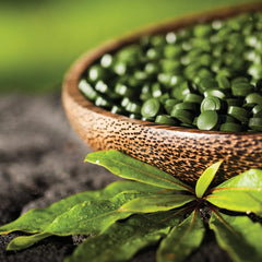 Sun Chlorella non-GMO seal on packaging communicates pure ingredients.
