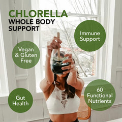 Sun Chlorella powder dissolving in water for quick greens and hydration