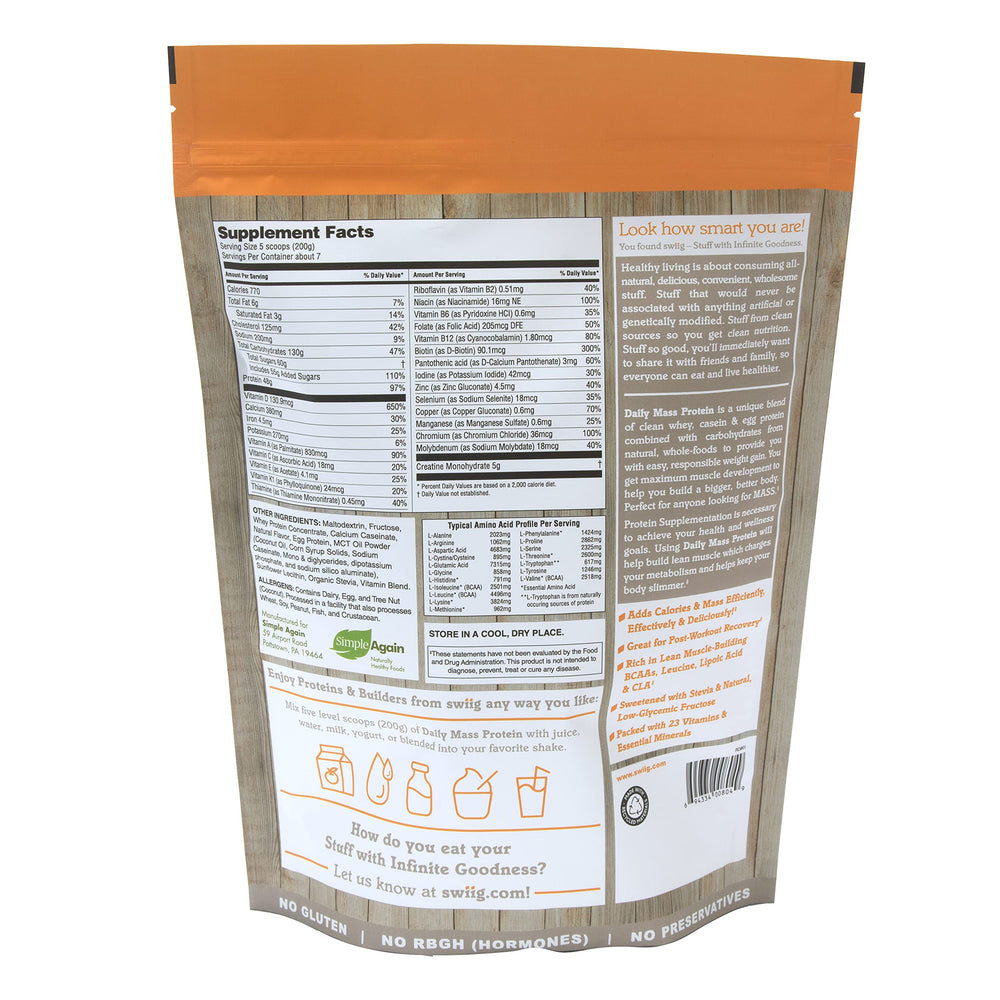 Swiig Mass Builder scoop pouring into shaker for quick, convenient mass-building shakes