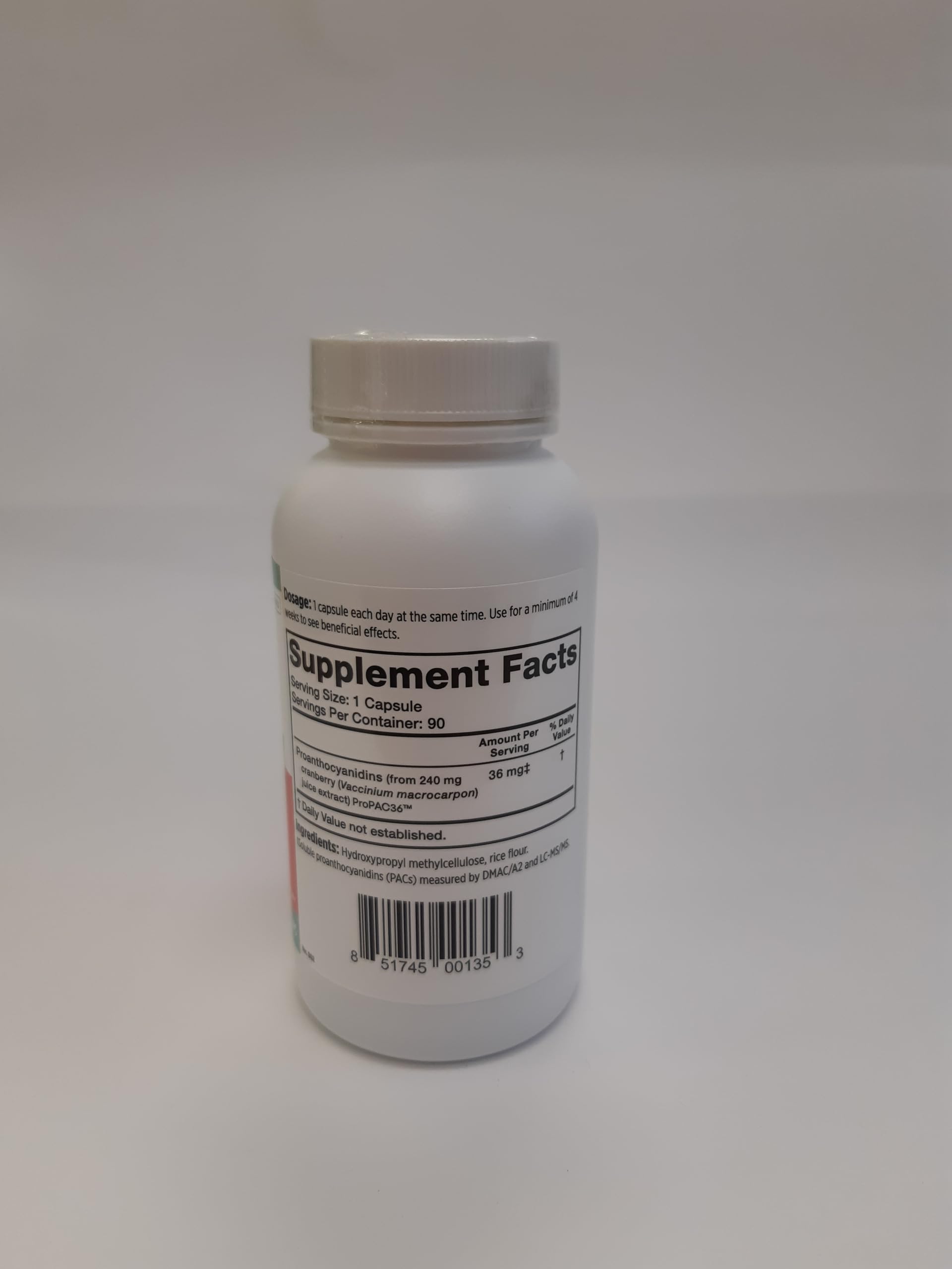 Single vegan capsule shown against a white background for easy daily use.