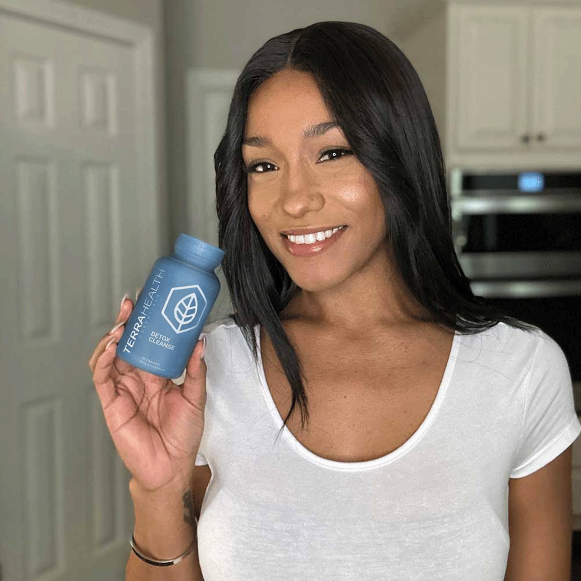 Terra Health Essentials Detox packaging box communicates vegan, gluten-free credibility.