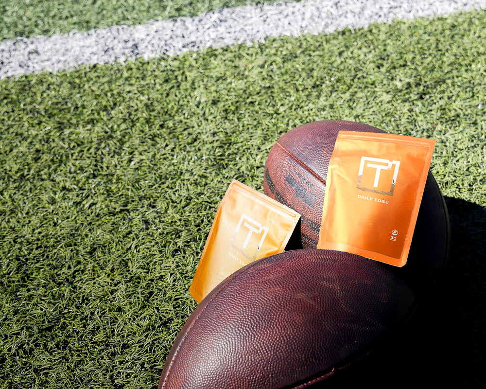 THREAD Performance Daily Edge capsules-closeup highlights clean, vegan-friendly nutrition.