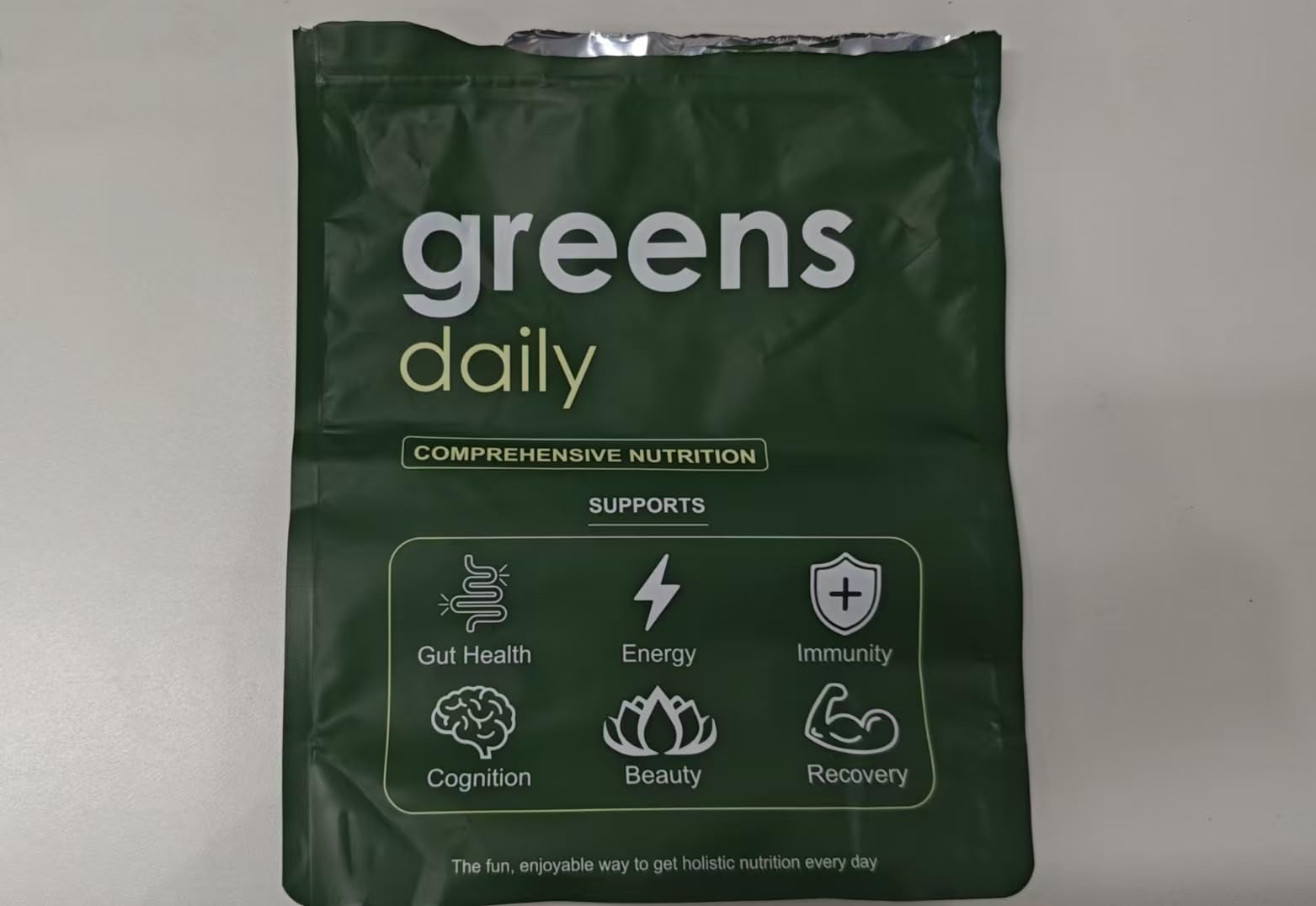 TOGOLIUN Greens Gummies nutrition panel show clear ingredients list.