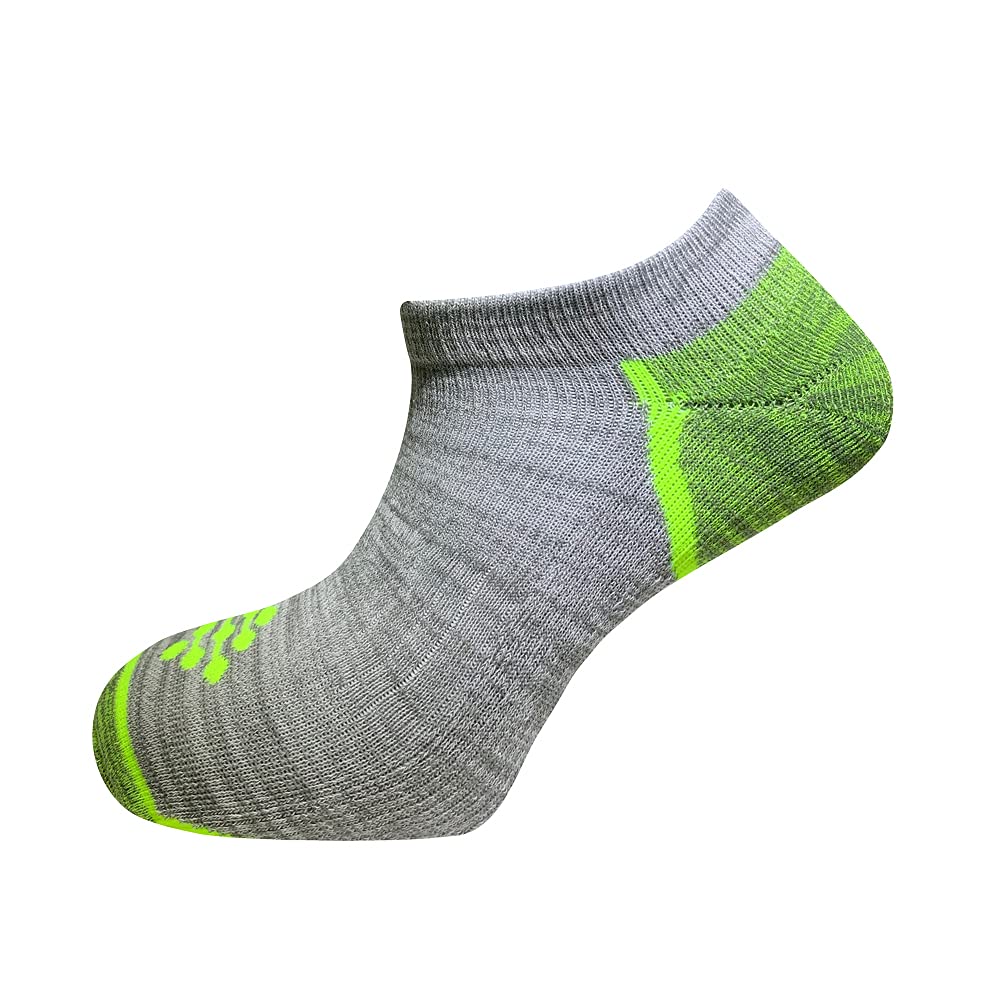 Expanded heel pocket improves fit for all-day wear on busy days.