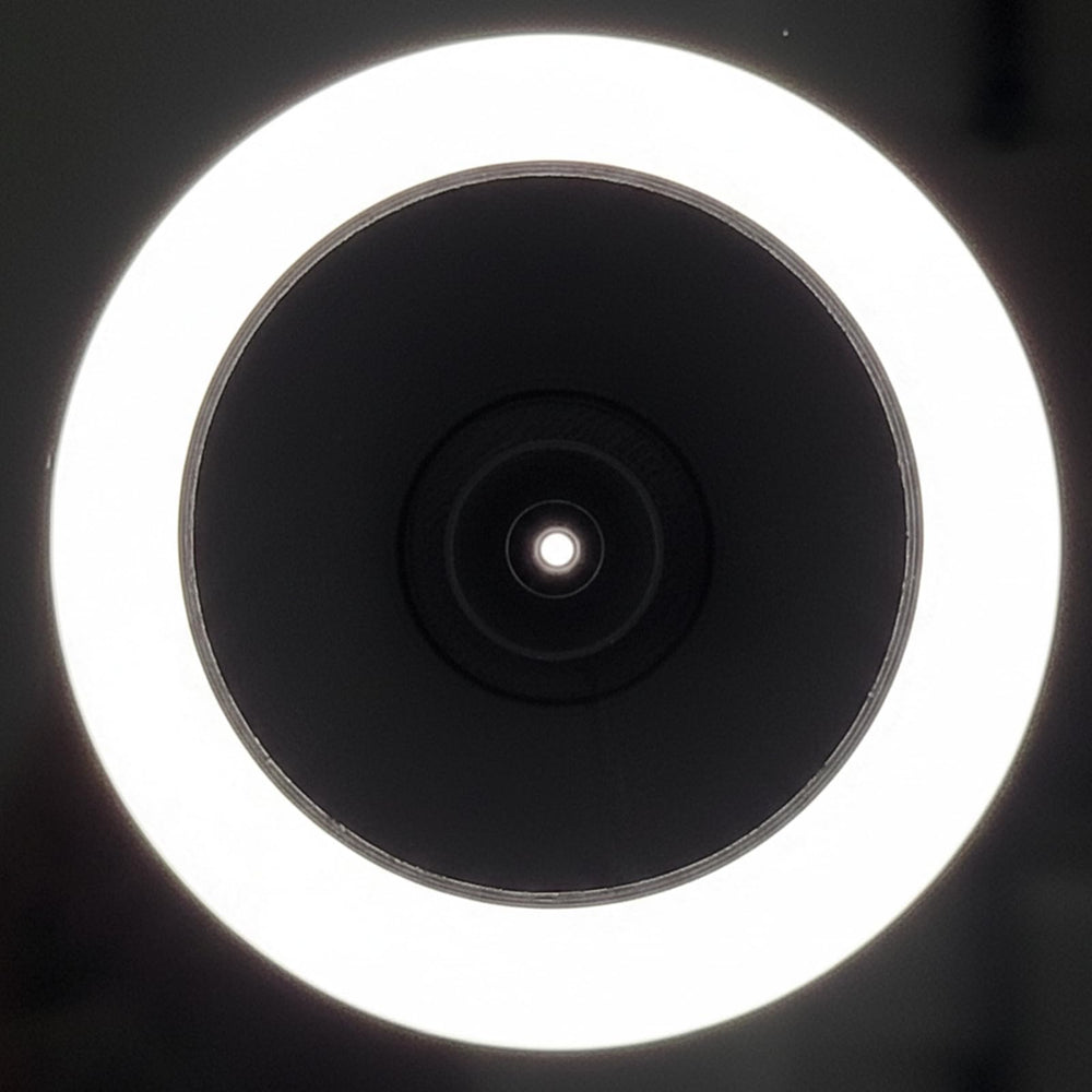 Twizz light-guided base enhances visibility during lens insertion.