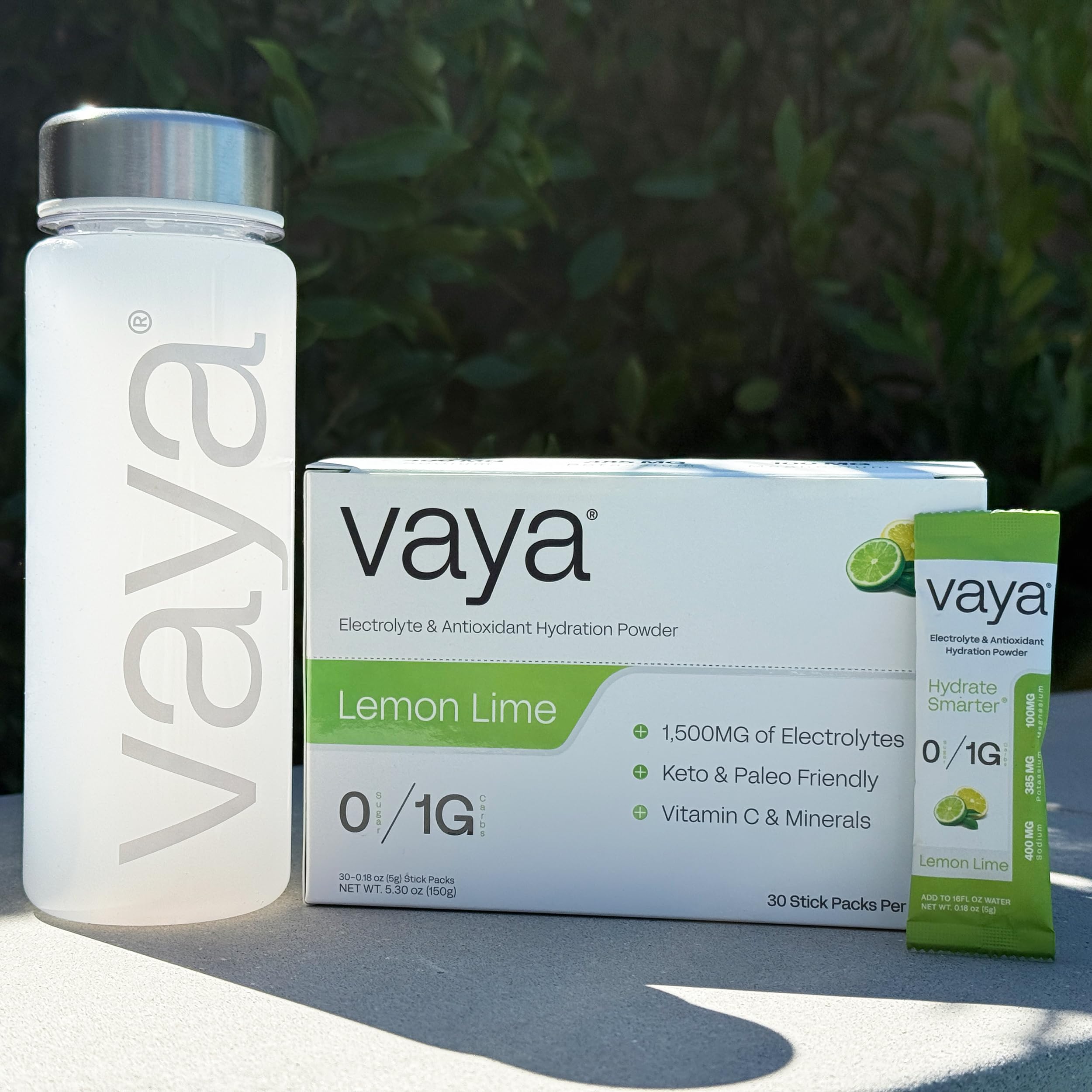 Vitamin C and Zinc cues suggest immune-support benefits with electrolyte hydration visuals.