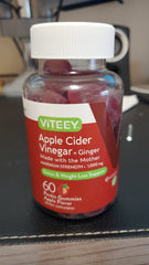 Viteey 120-count box and bottle display