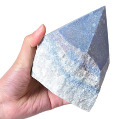 VIZYTOU Blue Aventurine wand in irregular quartz column for calm energy during meditation.