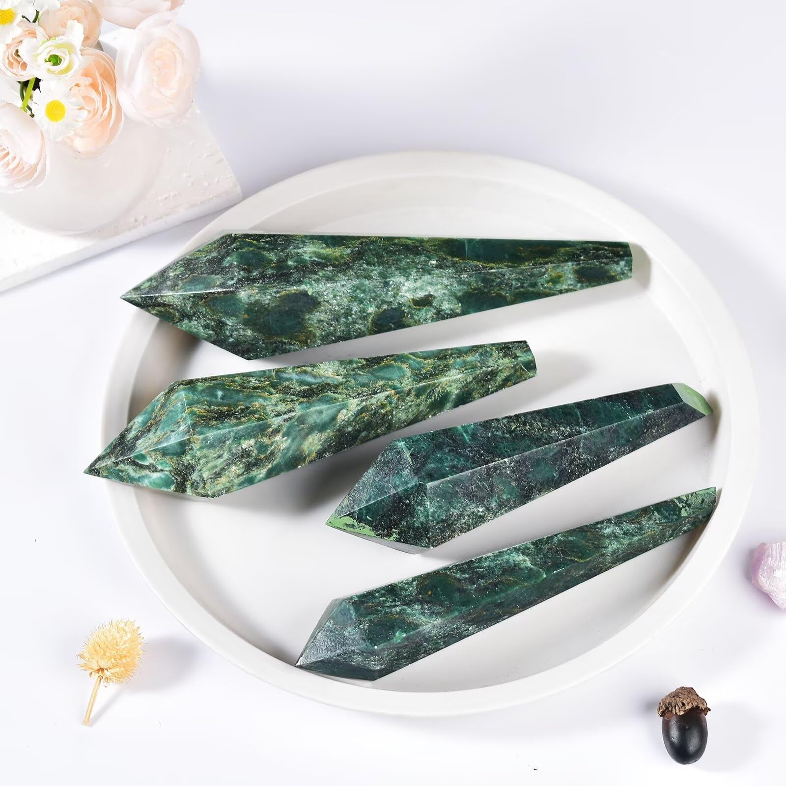 VIZYTOU Emerald Wand Point on your meditation space enhances focus.