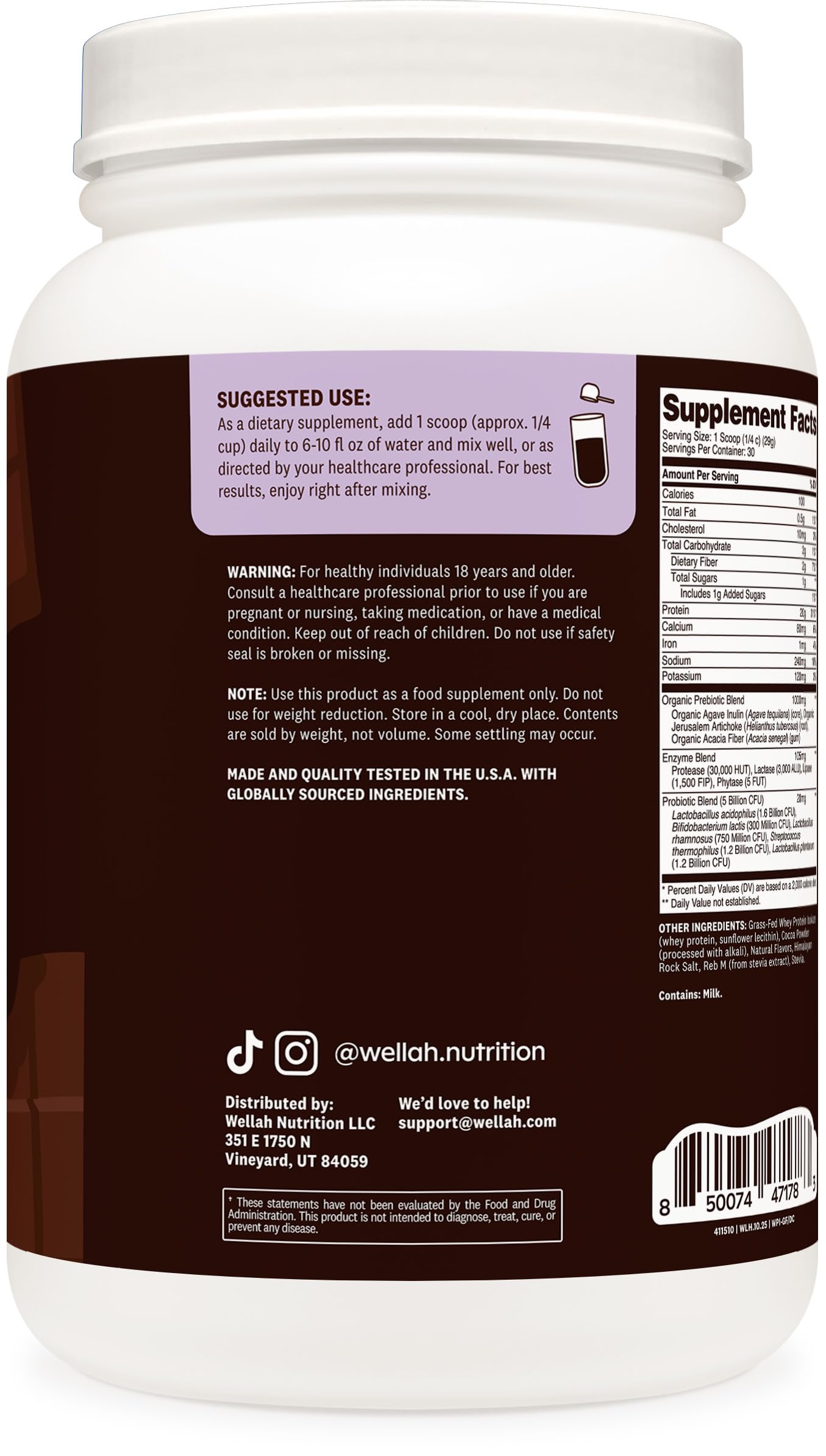 Wellah whey label close-up highlighting prebiotics and probiotics for digestion.