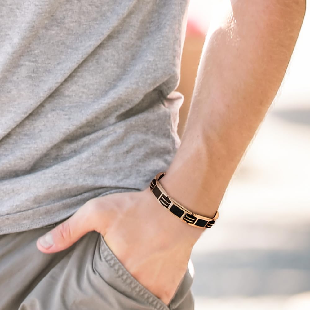 Willis Judd daily wear style shot illustrates versatile, everyday use.