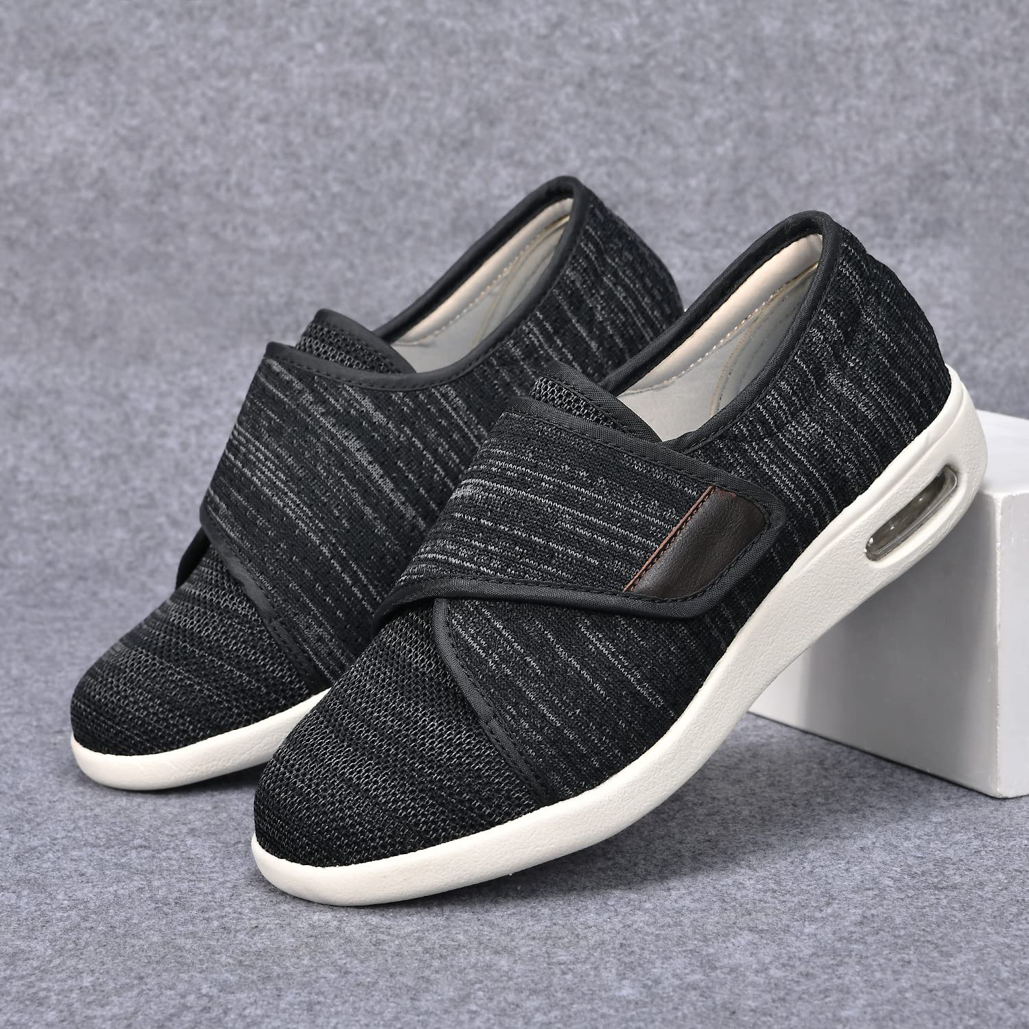 Wlesvago breathable upper keeps feet cool and comfortable during activity.