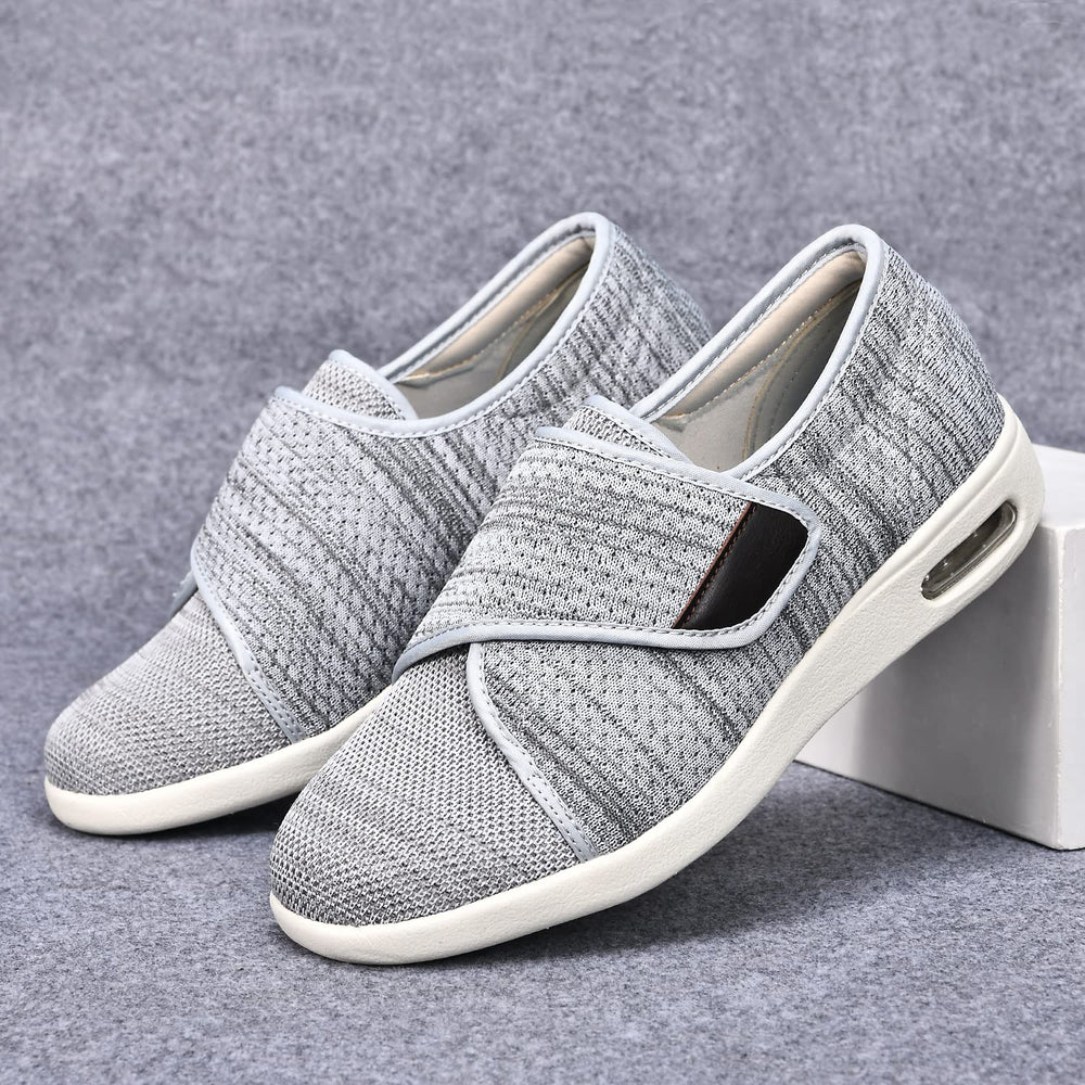 W&LESVAGO multi-insole configuration adapts to changing foot size