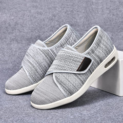 W&LESVAGO multi-insole configuration adapts to changing foot size