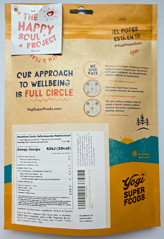 Scoop of Yogi Super Foods blue spirulina powder boosts protein in shakes.