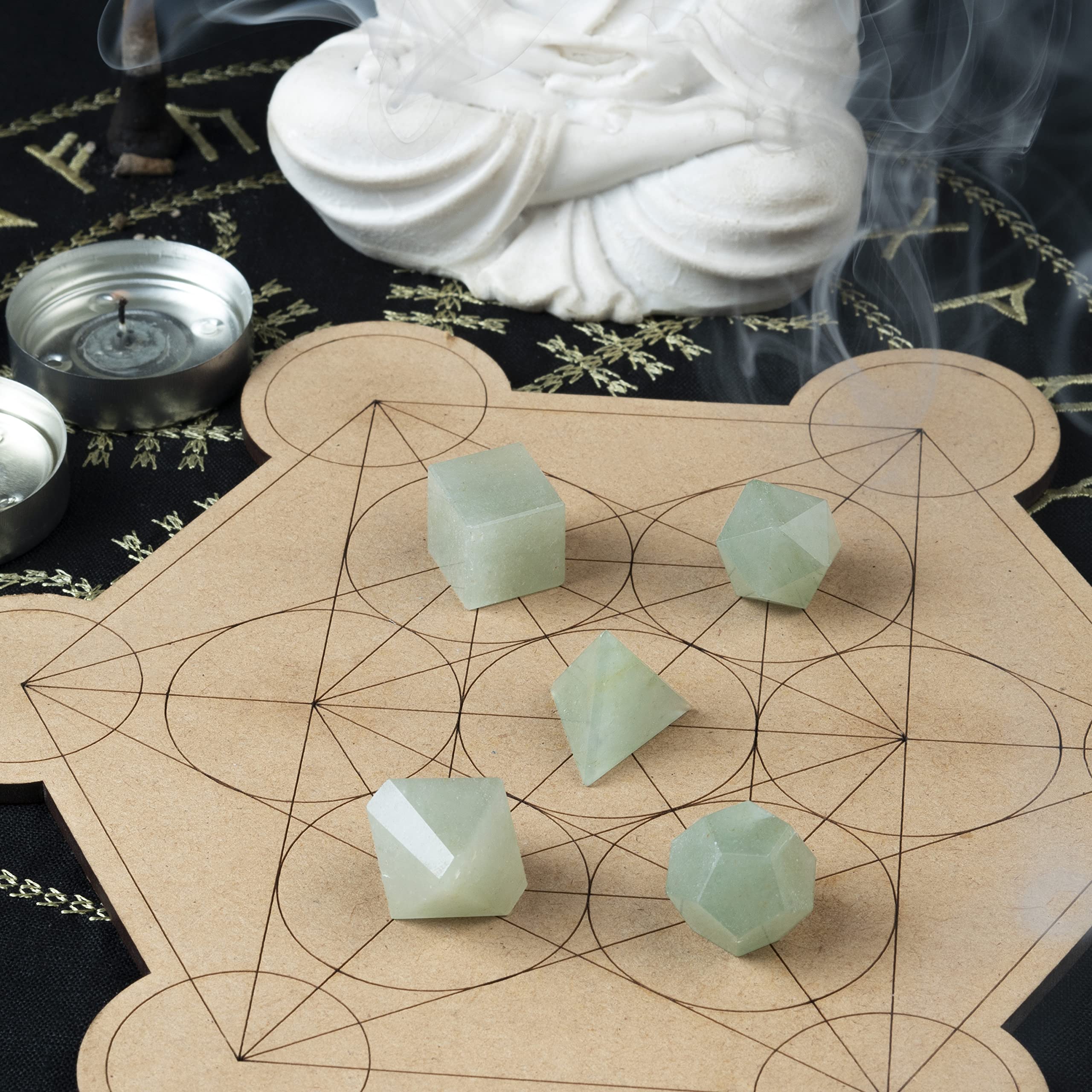 ZAICUS Green Jade tetrahedron stone for energy flow during meditation and Reiki.