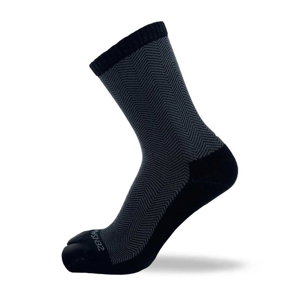 Moisture-wicking fabric keeps feet dry and comfortable.